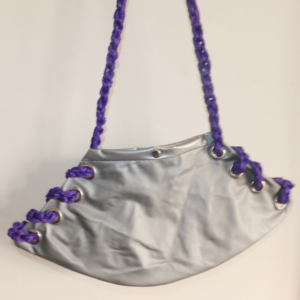 cartera inflable gris pinchado pvc recuperado cordón violeta trenzado
