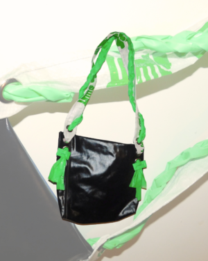 cartera reciclada pvc reutilizado slowfashion handmade