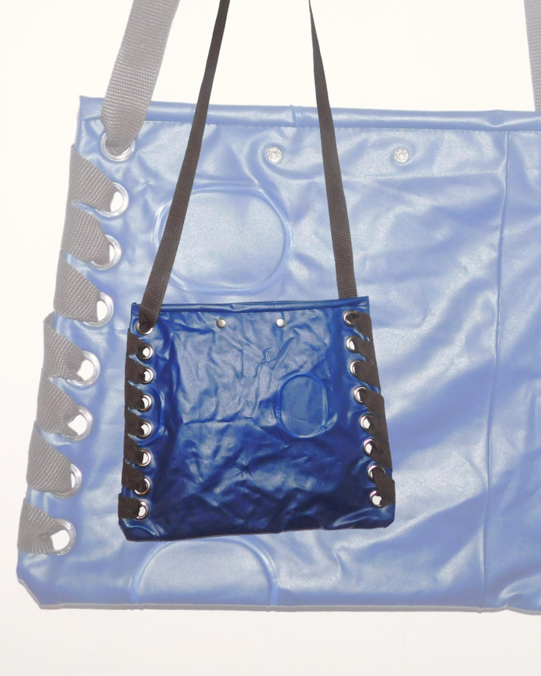 cartera reciclada pvc reutilizado slowfashion handmade