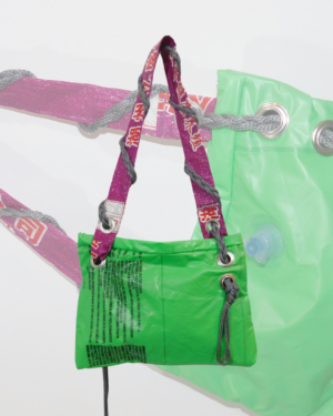 cartera reciclada pvc reutilizado slowfashion handmade