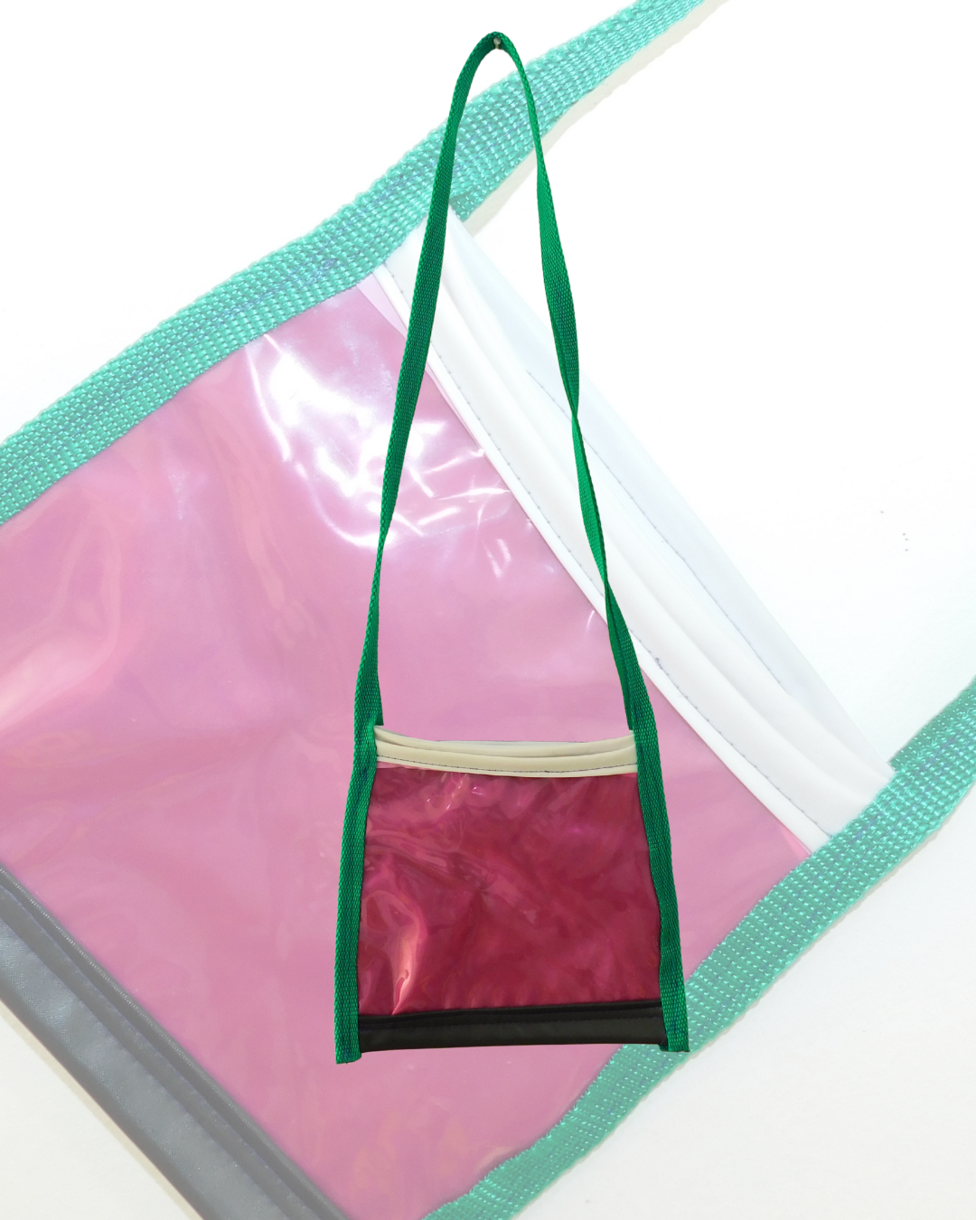 cartera reciclada pvc reutilizado slowfashion handmade
