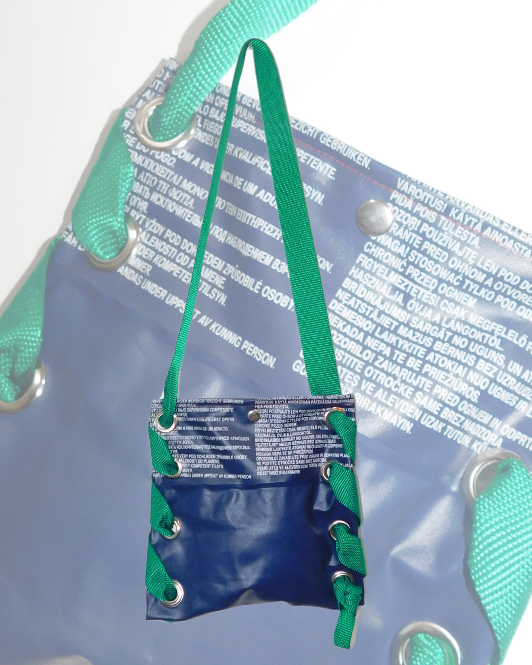cartera reciclada pvc reutilizado slowfashion handmade