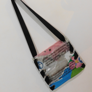 cartera transparente plastico reciclado impermeable