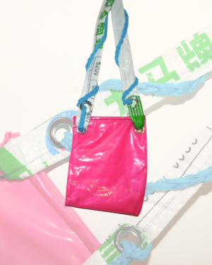 cartera reciclada pvc reutilizado slowfashion handmade