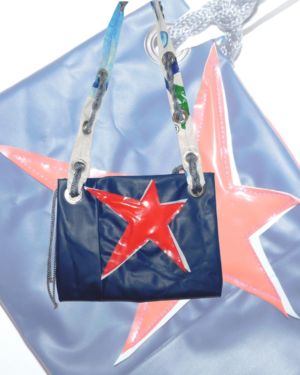 cartera reciclada pvc reutilizado slowfashion handmade