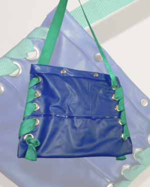 cartera reciclada pvc reutilizado slowfashion handmade